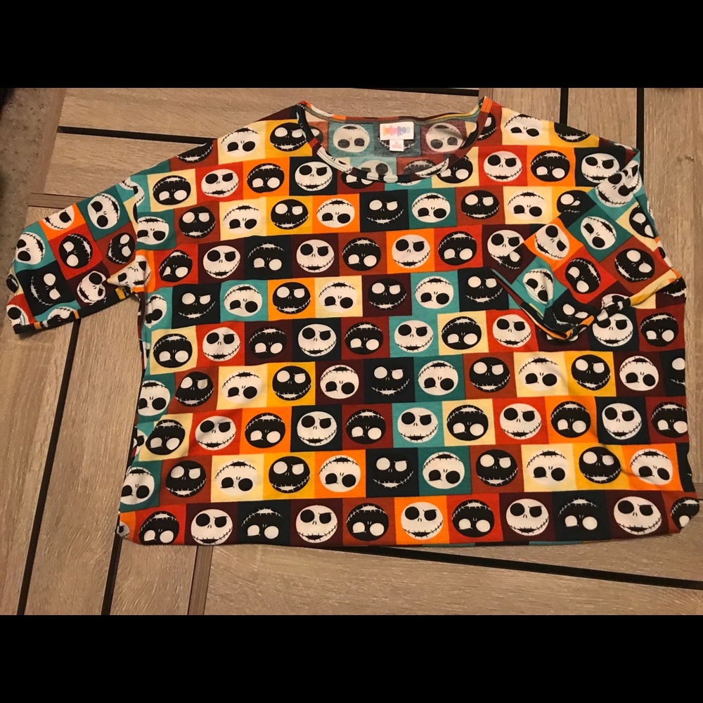 EUC Lularoe NMBC Irma Top